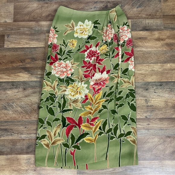 Talbots Floral Silk Skirt Size Medium - Picture 14 of 14